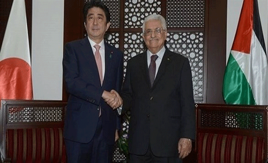رئيس وزراء اليابان يلتقي عباس في رام الله