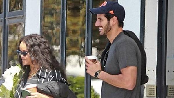 ريهانا تكشف عن سر حبها لصديقها الملياردير السعودي