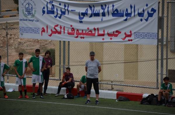 الوسط الاسلامي بالزرقاء  يقيم  بطولة  القدس للناشئين  بكرة القدم