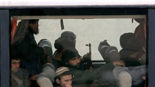 بدء خروج الدفعة الرابعة من المسلحين من بلدات جنوب دمشق