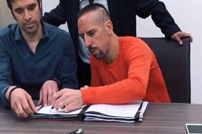 ريبيري يمدد عقده مع بايرن ميونيخ حتى 2019