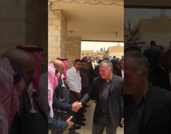 الملك يلتقي وجهاء وشخصيات ومتقاعدين عسكريين في جرش...فيديو