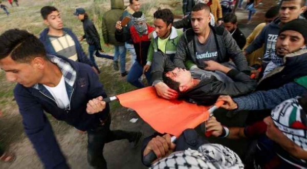شهيد فلسطيني وعشرات الإصابات باعتداء الاحتلال على مسيرة العودة بغزة