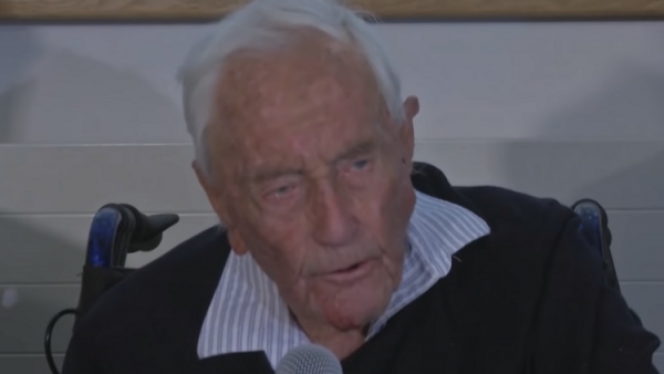 انتحار العالم ديفيد غودال عن عمر ناهز 104 أعوام!