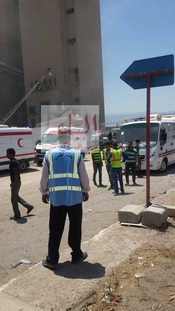 بالصور ..انفجار عنيف يهز صوامع العقبة والدفاع المدني يهرع بكافة كوادره