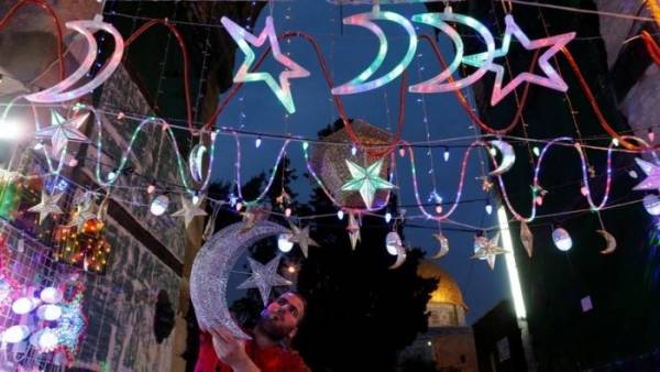 مالحكم الشرعي لزينة رمضان ..شاهد رأي دائرة الافتاء العام