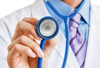 نقابة المعلمين تتهم أحد الأطباء بالتقصير