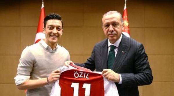 سيلفي مع أردوغان قد يحرم نجمي منتخب ألمانيا من كأس العالم