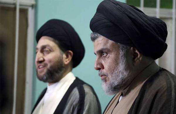 الصدر يبدأ تشكيل نواة «الكتلة الأكبر» بالتحالف مع الحكيم… ويفتح باب الحوار مع بقية الكتل