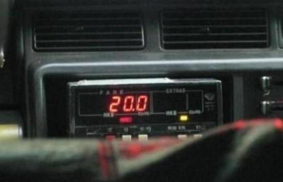 رسالة على مكتب مدير السير..اصحاب تكاسي يفتحون القرآن ويرفضون فتح العداد