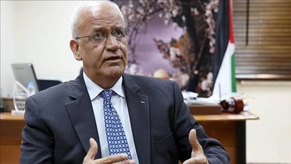 عريقات: الرئيس عباس بخير ويتعافي وسيغادر المشفى اليوم او غدا