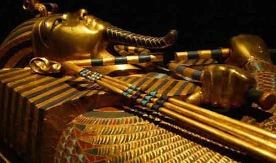 تهريب كنز مصري في طرد دبلوماسي إلى إيطاليا