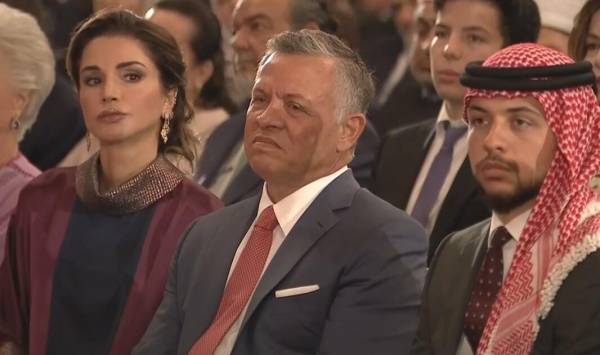 الملك يرعى الاحتفال الرسمي بعيد الاستقلال 72  صور