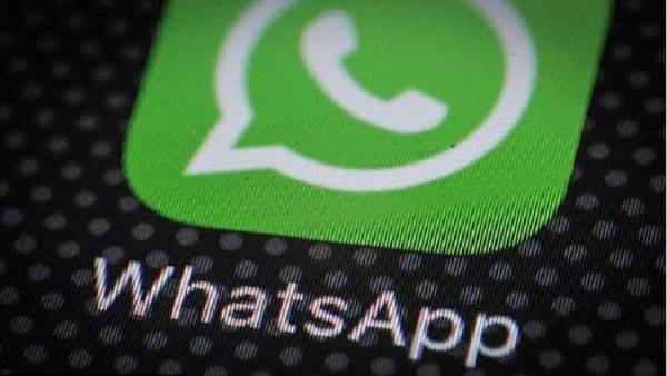 خلل في واتس آب يسمح لمن حظرتهم بمراسلتك!