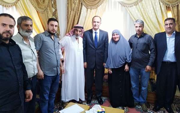 الصرايرة يقدم واجب العزاء بعمال حادثة الصوامع