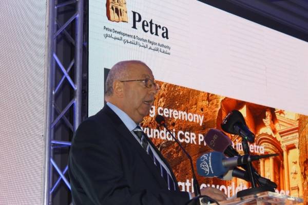 هيونداي توقع اتفاقية رعاية لتمويل خدمات الزوار في البترا الأردنية شاهد الصور