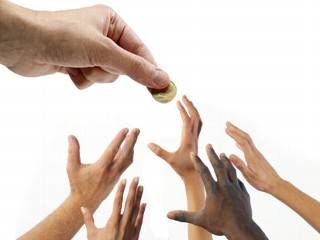 مواطنون يشكون الجمعيات الموسمية ..والرطروط : كونوا على ثقة هناك رقابة شديدة