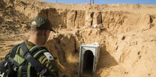 الاحتلال يدمر نفقًا يصل بين غزة ومصر ويمتد لإسرائيل