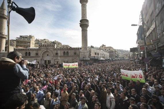 بالصور .. مسيرات حاشدة تعم المملكة احتجاجا على القرارات الحكومية الأخيرة