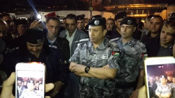 الحواتمة يحاور معتصمي الرابع حول مشروع قانون الضريبة