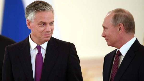 السفير الأمريكي لدى روسيا يتحدى بوتين (فيديو)