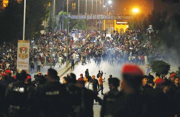 القدس العربي :﻿خيارات الأردن «صعبة جدا»: مواجهات عنيفة في الشارع… ومطالب داخل الدولة للإطاحة بحكومة الملقي