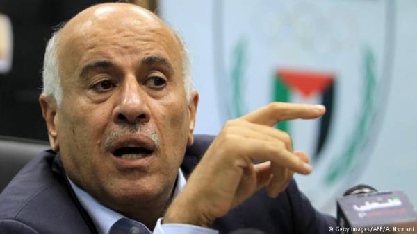 الرجوب يدعو الى حرق صور ميسي في حال مشاركته ضد إسرائيل في القدس (فيديو)