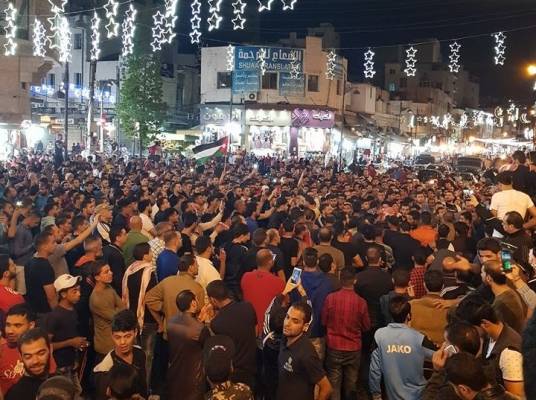 هبة رمضان تشعل المحافظات الاردنية ولن تقبل إلا بإسقاط حكومة صندوق النقد الدولى (صور)