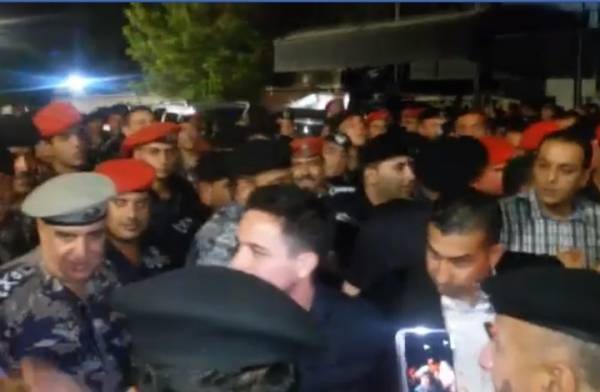 ولي العهد يزور الدوار الرابع ويتحدث مع الدرك  فيديو