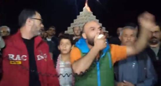 صور من الوقفة الاحتجاجية في المزار الجنوبي