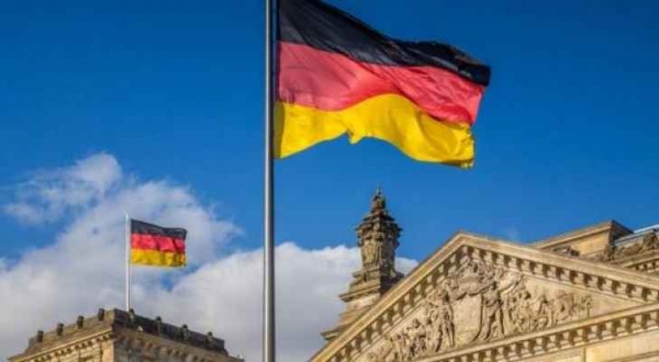 دعوات في ألمانيا لطرد السفير الأميركي