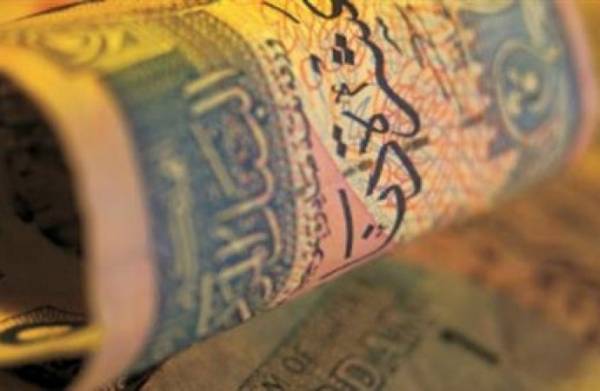 إكراميات نقدية لذوي شهداء الدفاع المدني