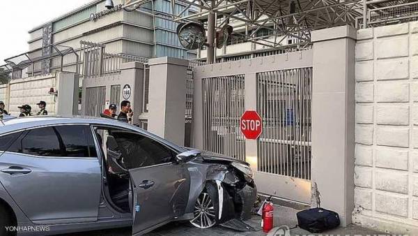 سيارة تقتحم سفارة أميركا في كوريا.. وأنباء عن عملية انشقاق