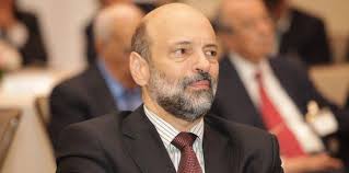 المديح ينهال على الرزاز