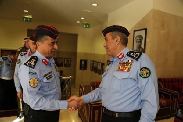 تحية زرقاوية للباشا فاضل الحمود ومرتبات شرطة الزرقاء  ..