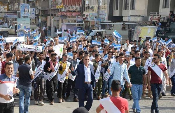 العراق: تحالف ثلاثي بين الصدر والحكيم وعلاوي