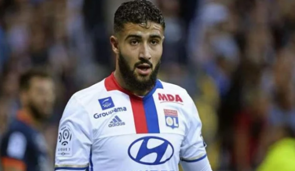 هيسلوب يتوقع انضمام نبيل فقير إلى ليفربول