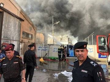 حريق هائل يلتهم صناديق انتخابات العراق قبل بدء الفرز (فيديو وصور)