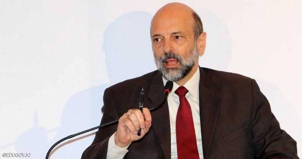 توتر قبل بدء لقاء الرزاز مع النواب.. وبعض النواب يغادرون الاجتماع