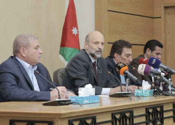 الرزاز: لا صحة لضغط الطراونة لإبقاء الوزير هلسه في حكومتي