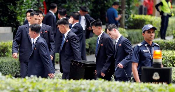 الزعيم الكوري حمل معه كل احتياجاته الخاصة إلى سنغافورة ومن ضمنها مرحاضه الخاص،