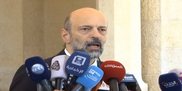 بالفيديو.. اول تصريح لرئيس الوزراء عمر الرزاز عقب اداء اليمين الدستورية