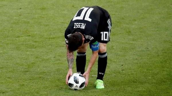 أول ضربة جزاء ضائعة في مونديال روسيا .. بقدم نجم عالمي