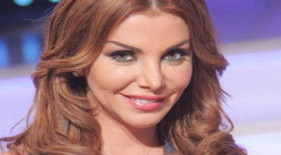 رازان مغربي تغني لـ«صلاح»: «مالك قاعد ع الدكة» (فيديو)