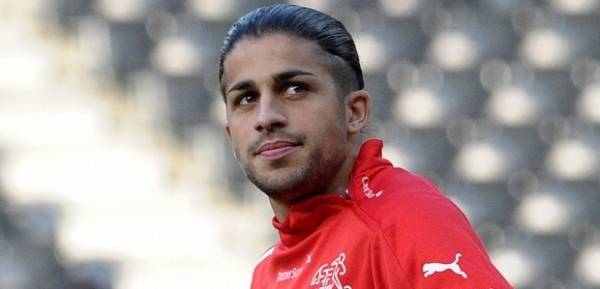 من رضيع مهدد بالموت إلى نجم قاد منتخب بلاده للمونديال!