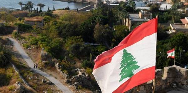 حسناوات لبنان بـ “الهوت شورت” لتنظيم المرور وحفظ الأمن (صور)