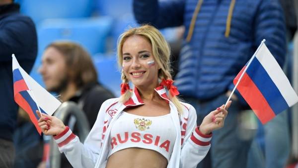 برغر كينغ يعتذر عن إعلان حمل الروسيات من اللاعبين مقابل المال