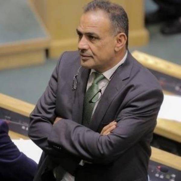 الطراونة يعلن موقفه: سأحجب الثقة