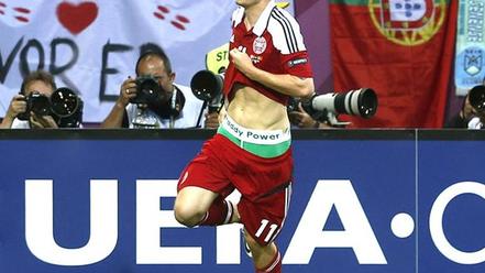 لماذا تُفتش الفيفا على الملابس الداخلية للاعبين؟!