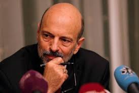 الحكومة تدخل إلى «الثقة» بـ «شعبية» الرئيس وسط انتقادات لتشكيلتها